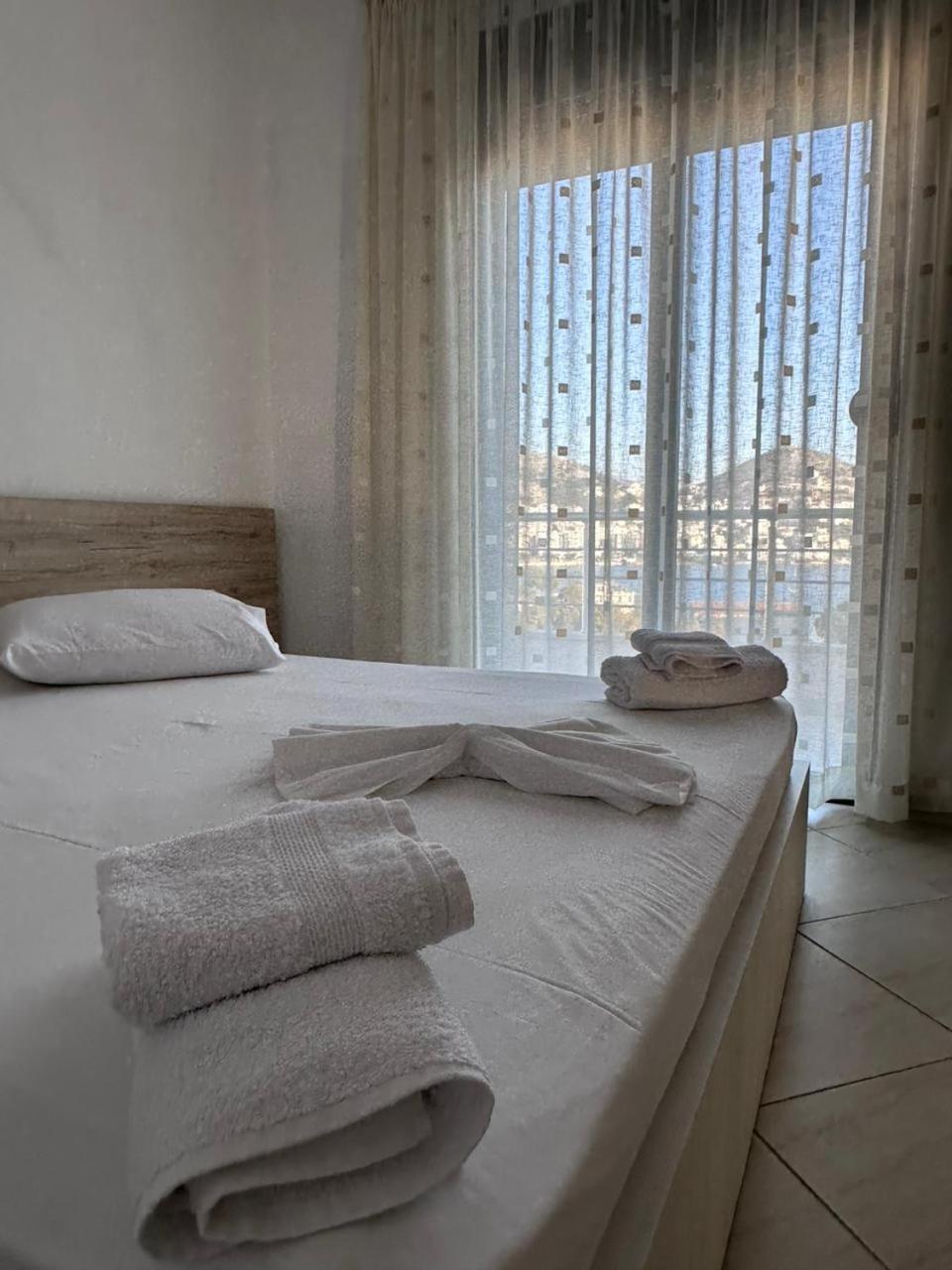 Payo Apartments Sarandë Exteriör bild